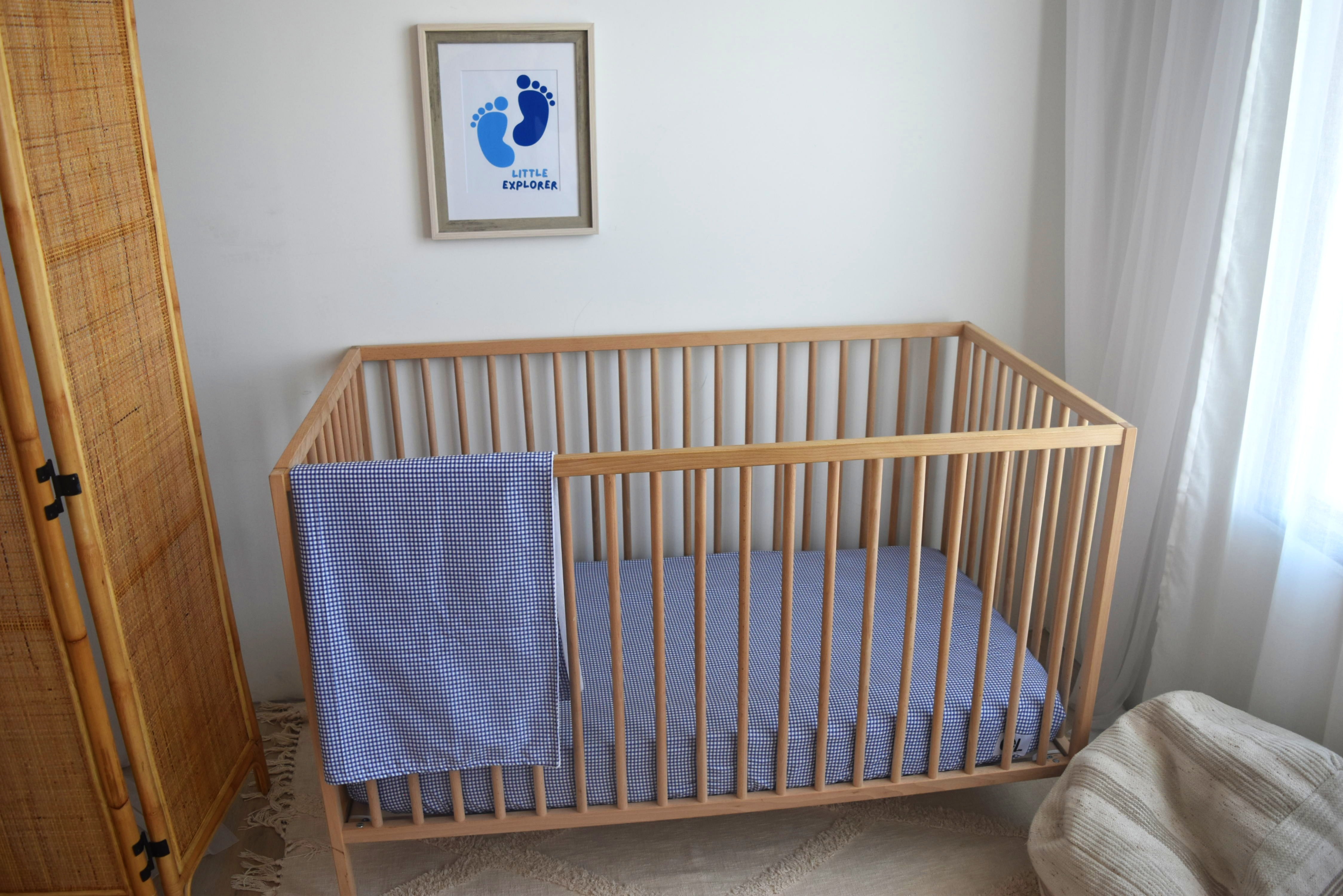 Avi Deluxe Crib Bedding Set