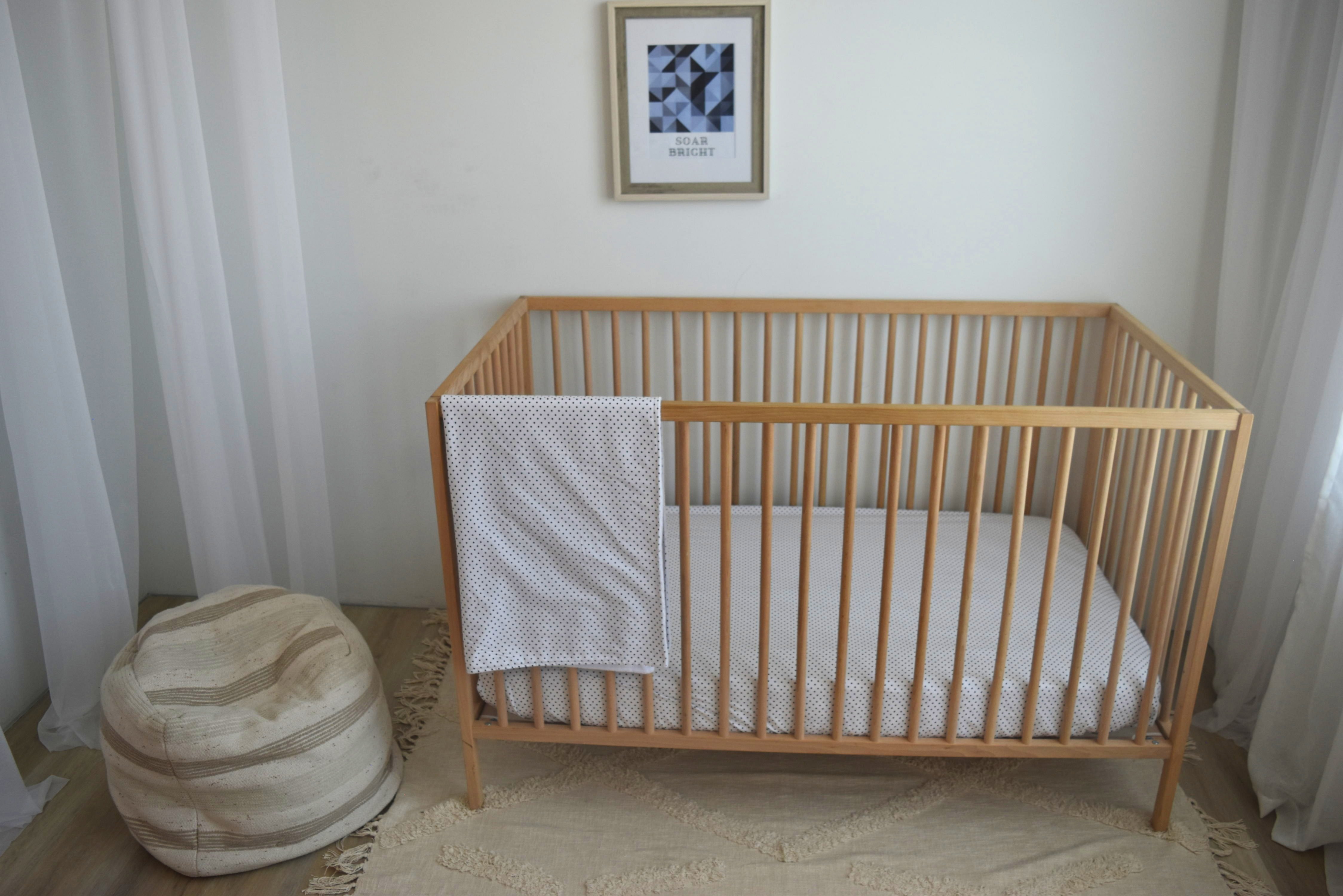 Connect the Dots Deluxe Crib Bedding Set