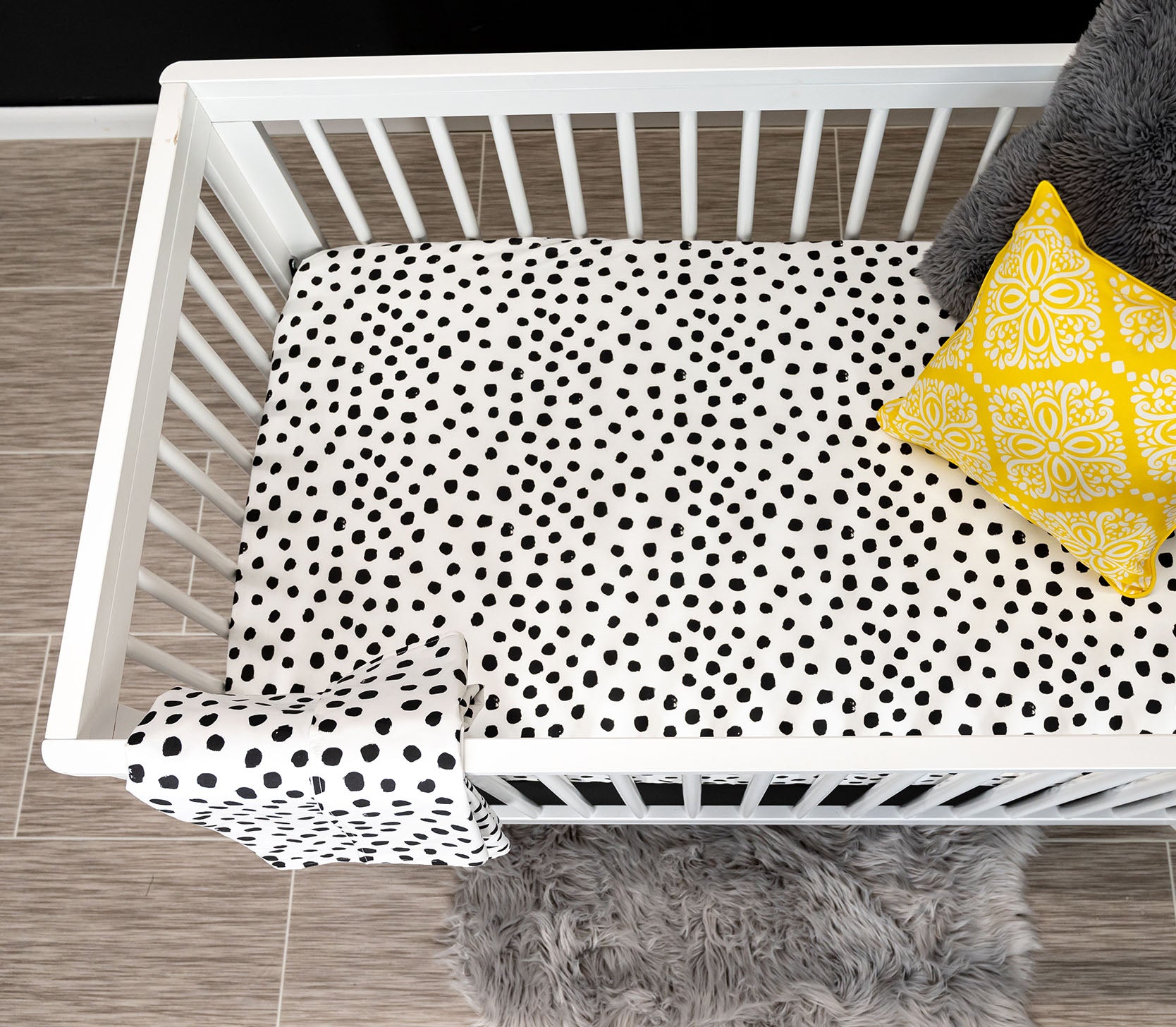 Zoe's Spots & Dots Deluxe Crib Bedding Set