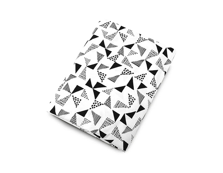 Multi Triangle Fitted Crib Sheet Black and White - Olli+Lime