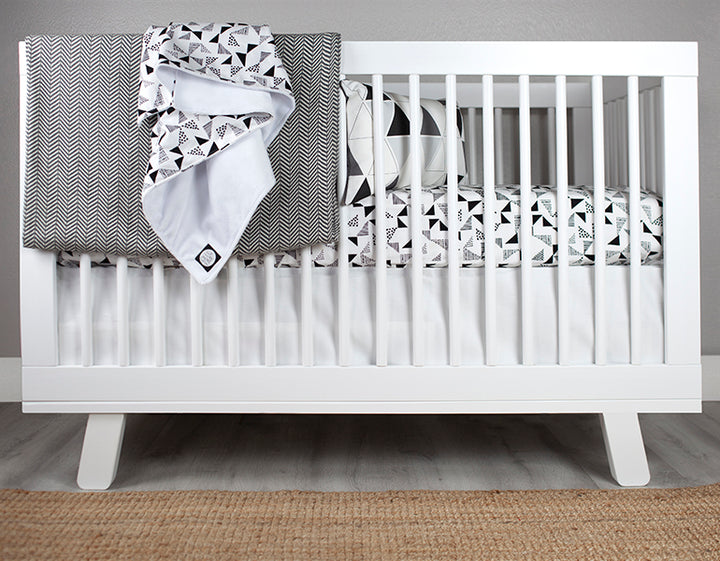 Multi Triangle Crib Bedding Set Deluxe - Olli+Lime