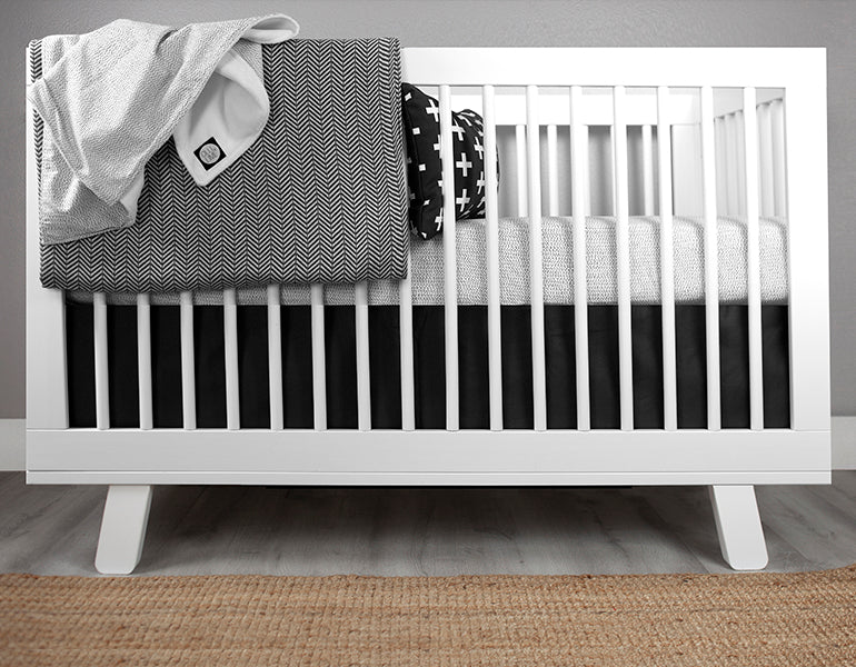 Tiny Dash Fitted Crib Sheet Black and White - Olli+Lime