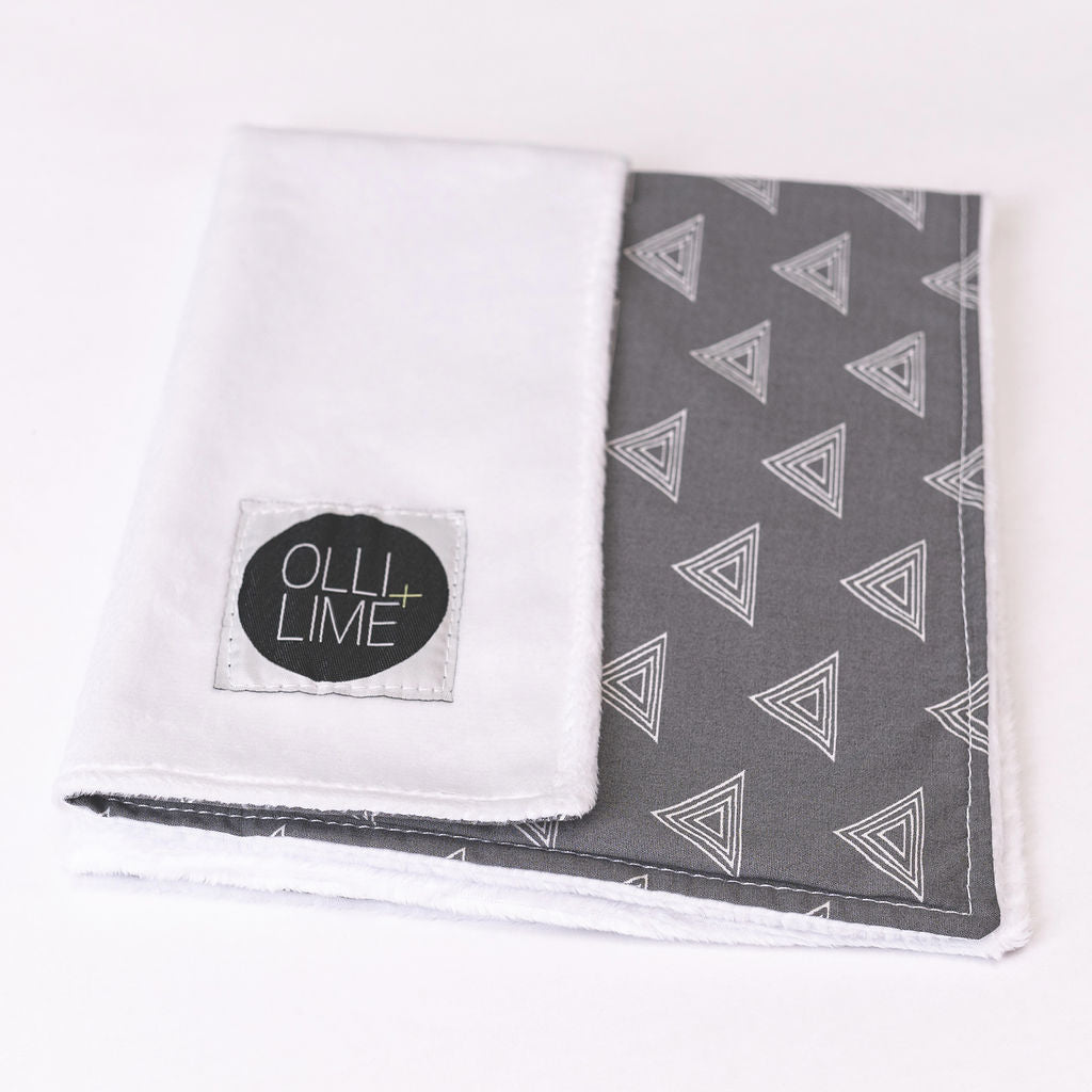 Tops for Tots - Deluxe Nursery Bedding Set - Light Gray on Dark Gray - Olli+Lime