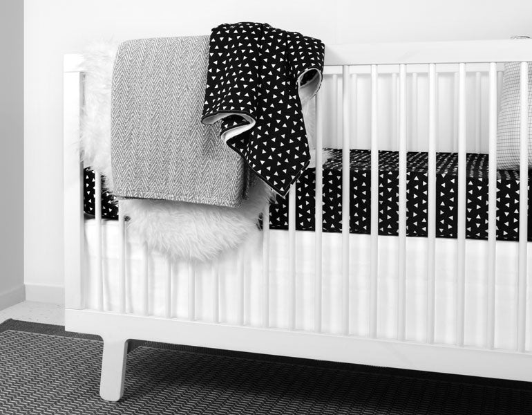 Triangle Crib Blanket - Black and White - Olli+Lime